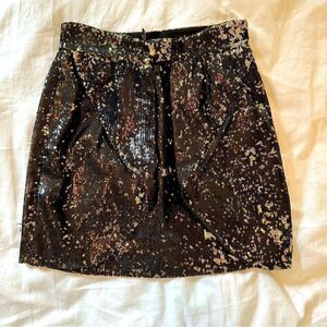 Party Skirt! All over sequin skirt in black and gold!